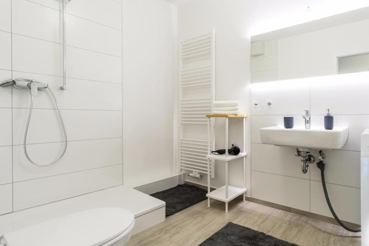 Homefy Oldtown Apartment - 6 People - 2 Bath - Balcony - Top Location Düsseldorf Exteriör bild